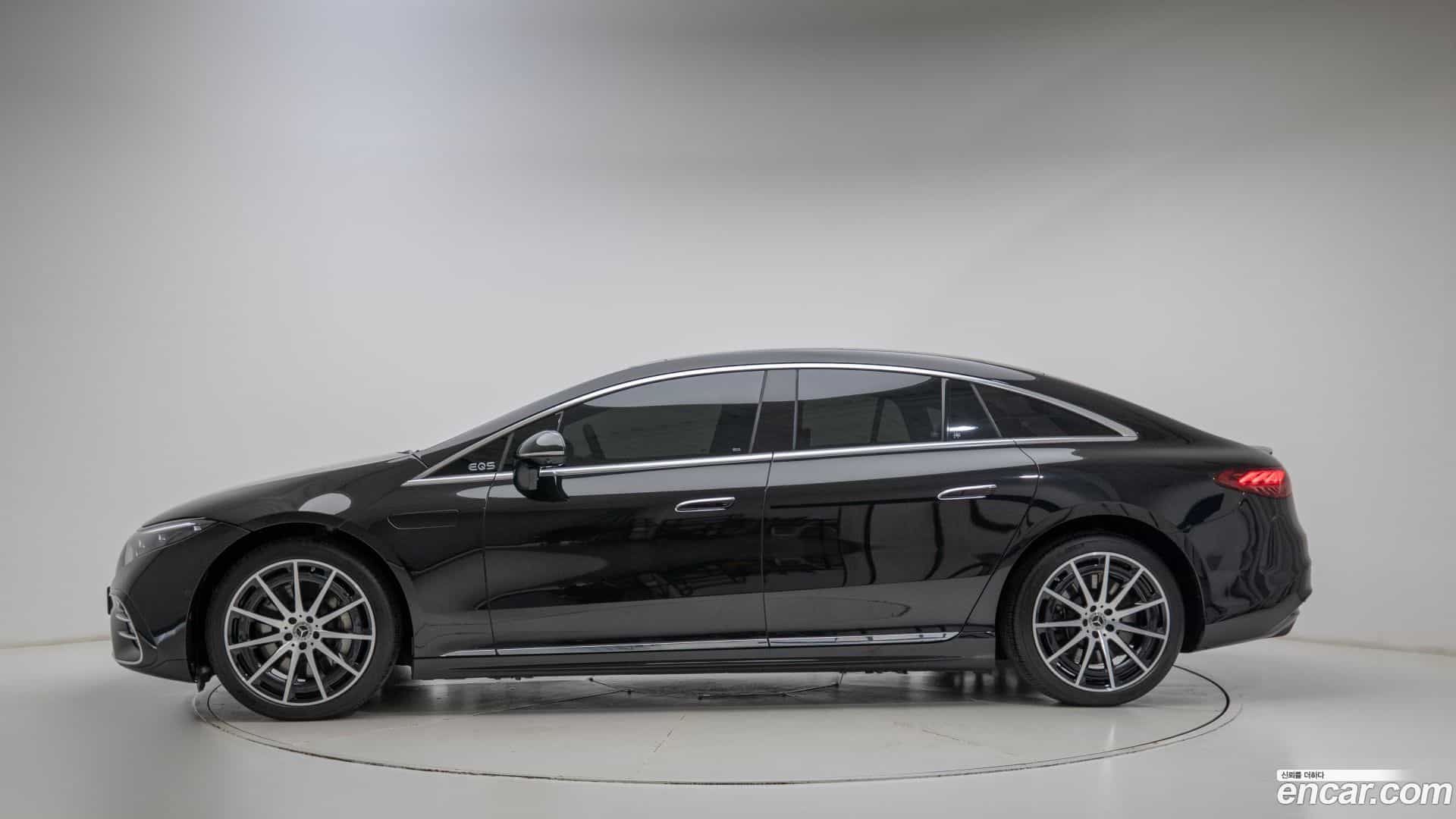 EQS Mercedes-Benz 2023.11-OUTER-002