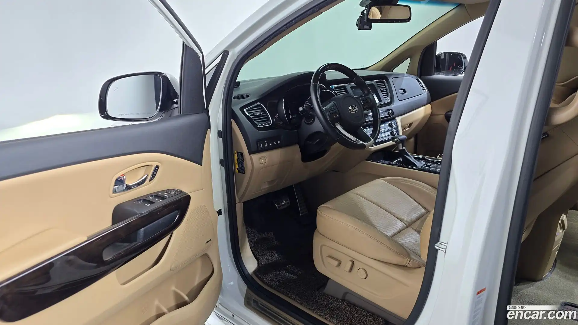 Canival Kia 2020.1-INNER-010