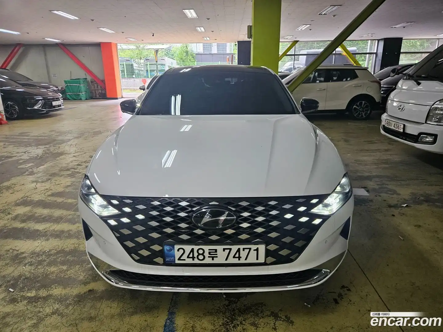 Grandeur Hyundai 2022.10-OUTER-002