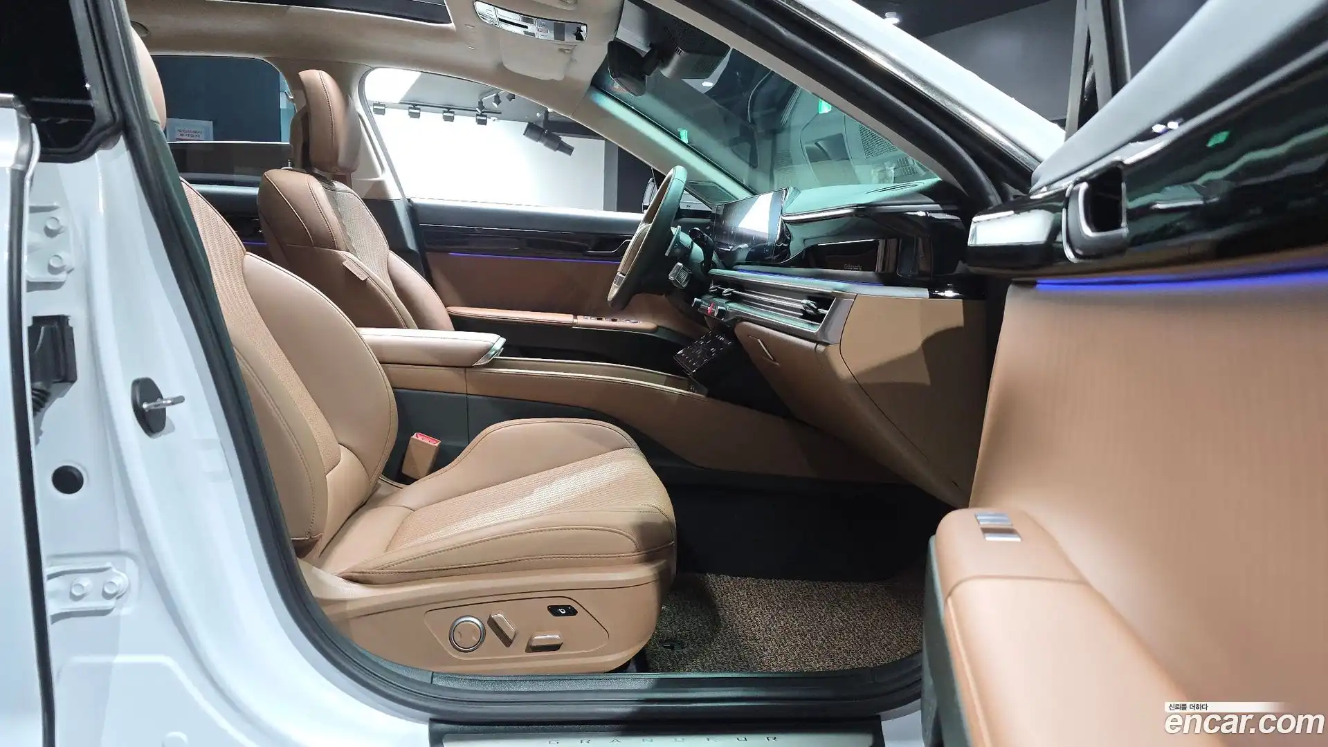 Grandeur Hyundai 2023.5-INNER-036
