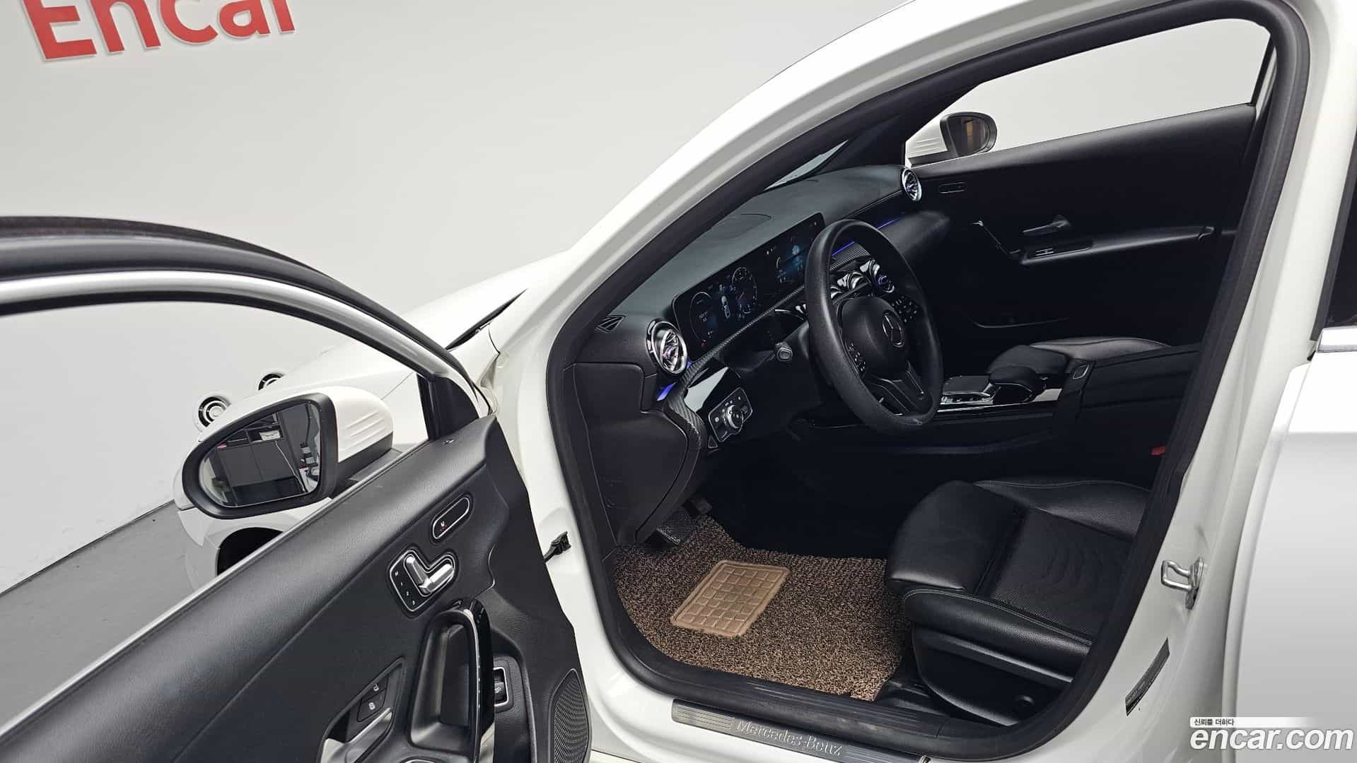 A-Class Mercedes-Benz 2020.8-INNER-010