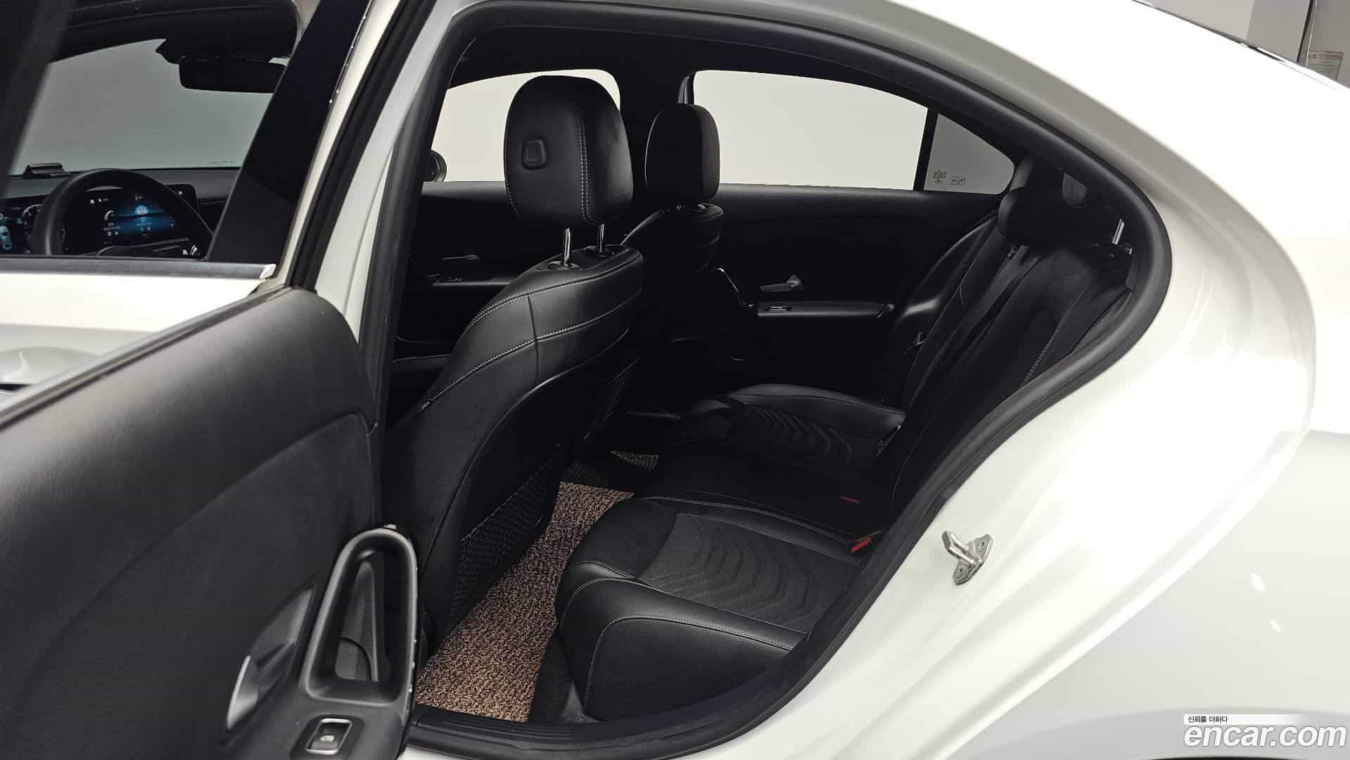 A-Class Mercedes-Benz 2020.8-OPTION-015