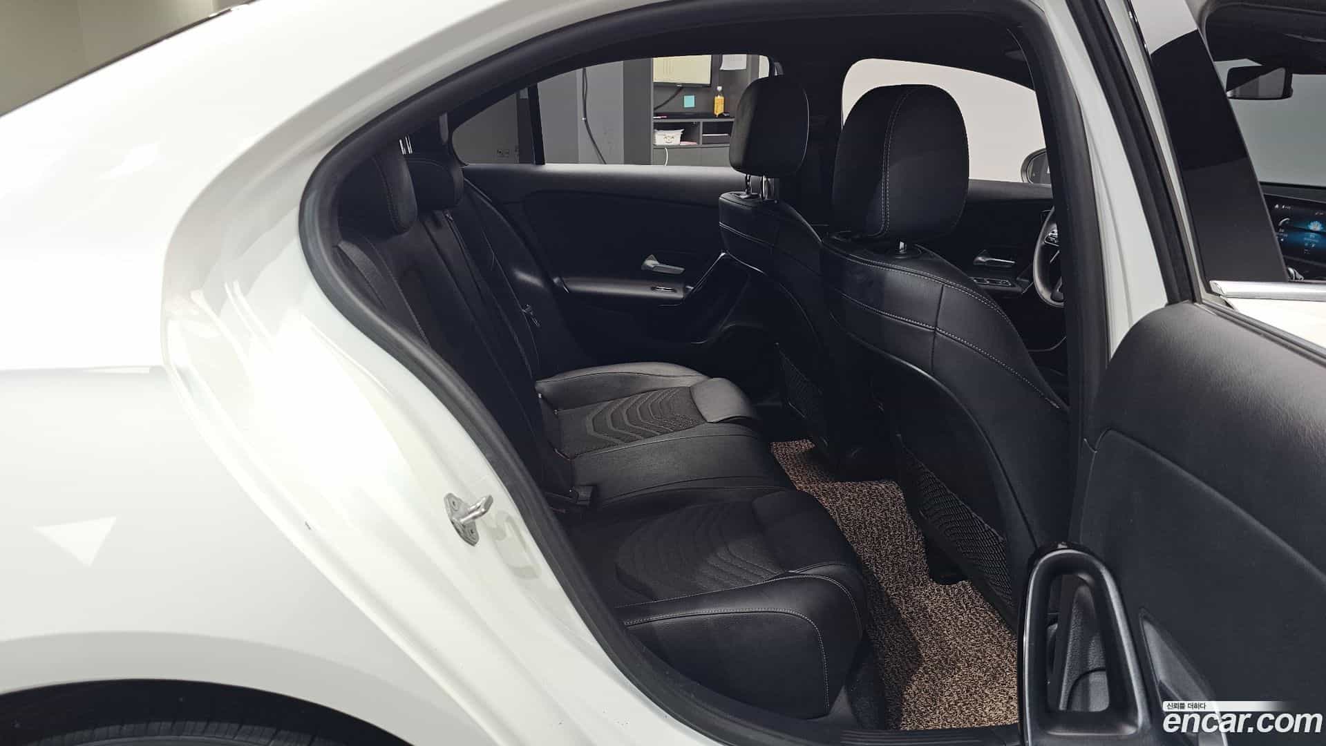 A-Class Mercedes-Benz 2020.8-OPTION-016