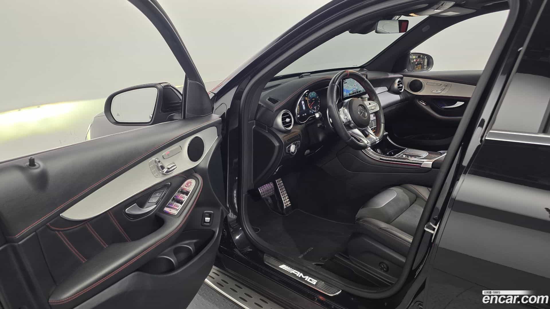 GLC-Class Mercedes-Benz 2022.2-INNER-010