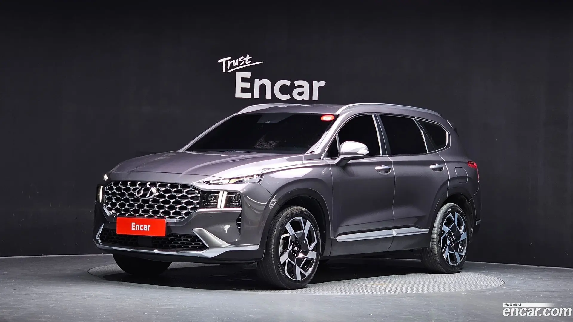 Main__Slider__Photo:Santafe Hyundai 2020.8-0