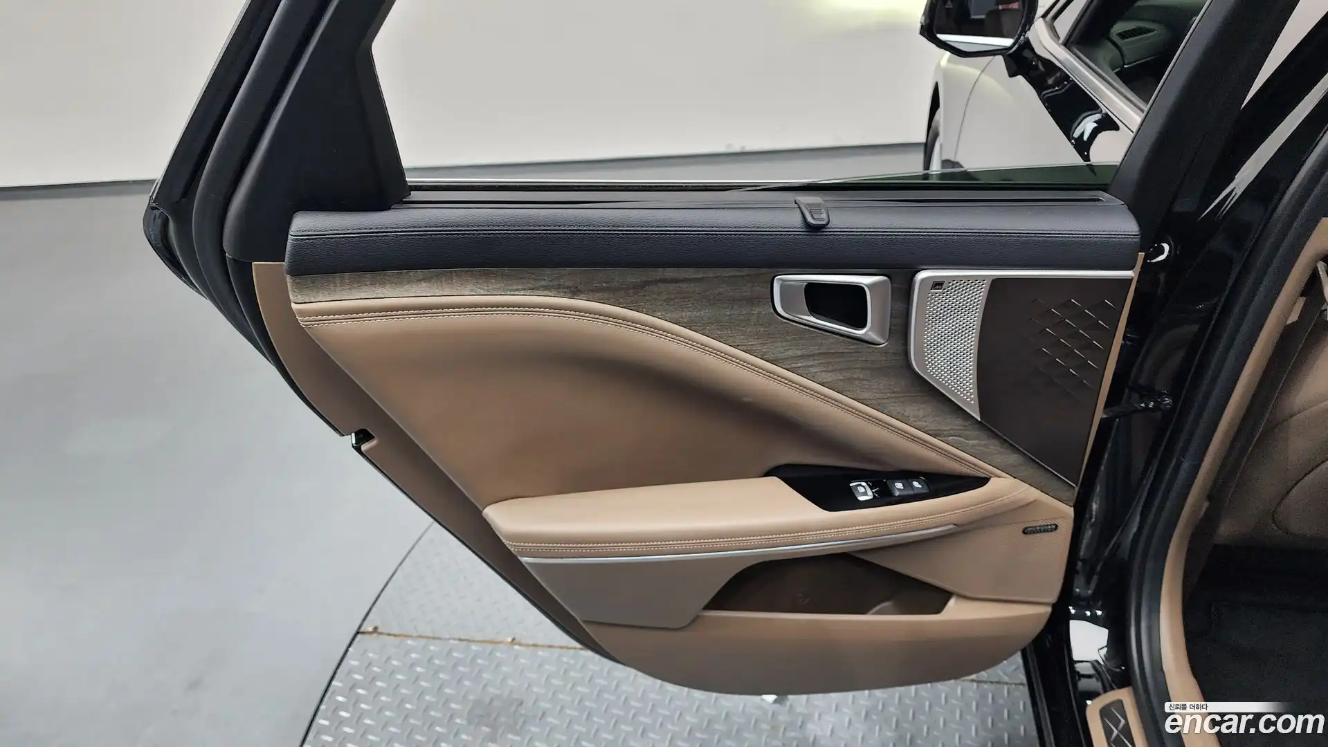 K8 Kia 2023.4-INNER-035