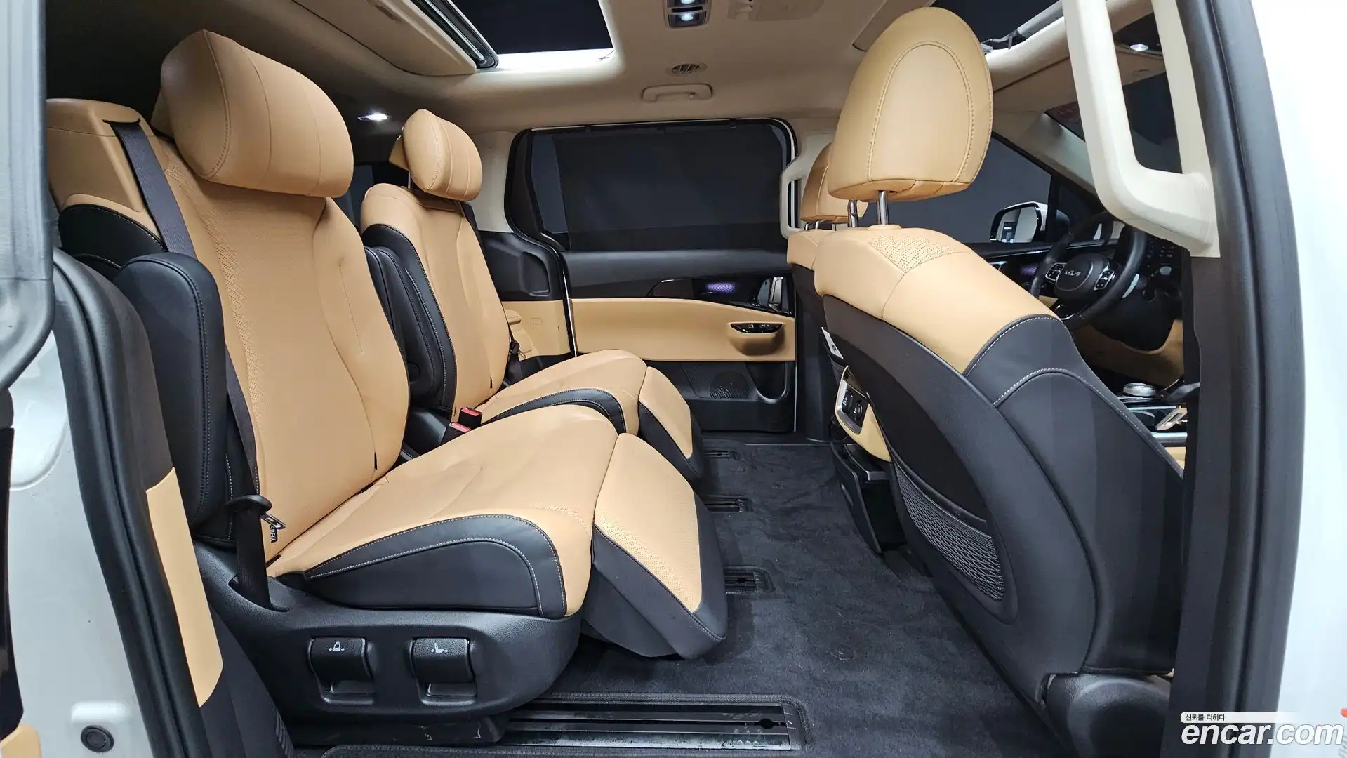 Canival Kia 2023.8-OPTION-015