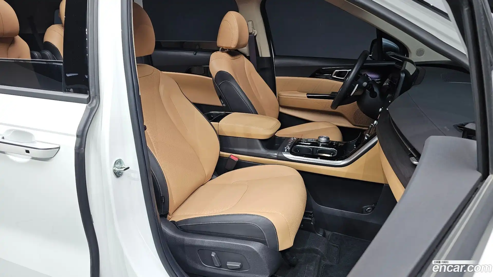 Canival Kia 2023.8-OPTION-016
