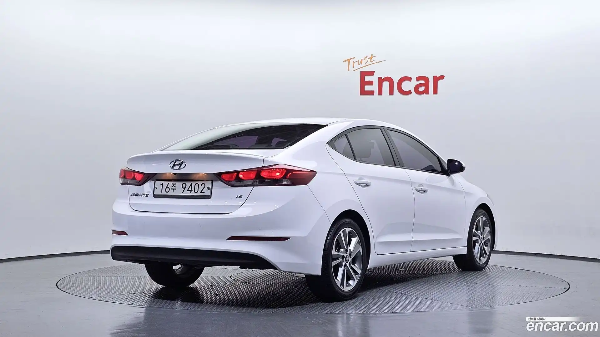 AVANTE Hyundai 2017.7-OUTER-002