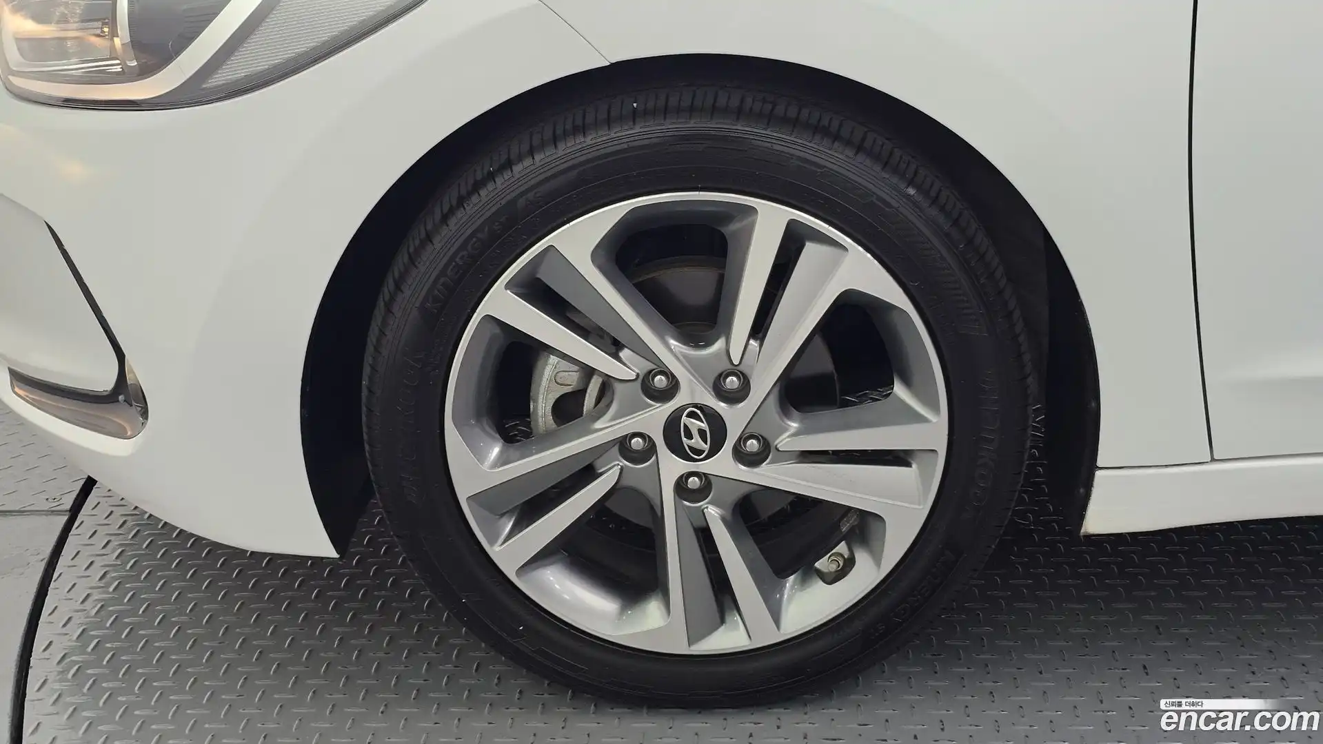 AVANTE Hyundai 2017.7-OUTER-005