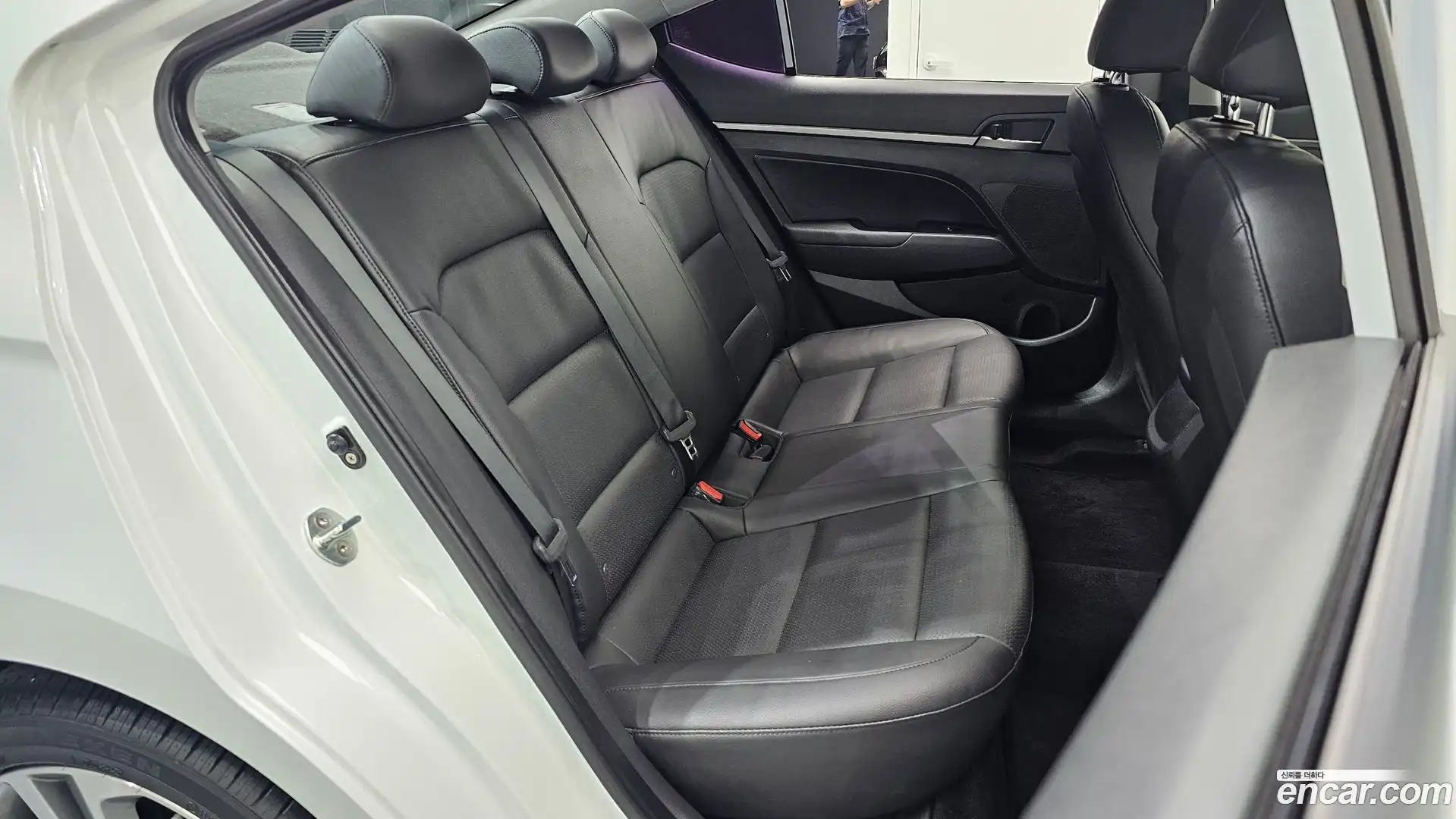 AVANTE Hyundai 2017.7-OPTION-015
