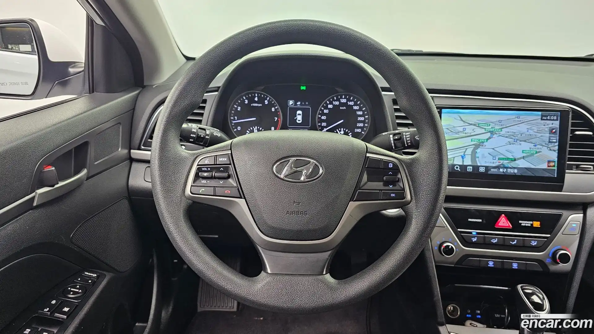AVANTE Hyundai 2017.7-OPTION-017