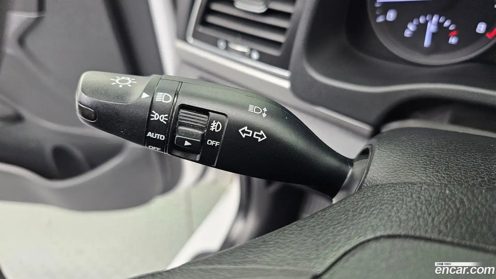 AVANTE Hyundai 2017.7-OPTION-022