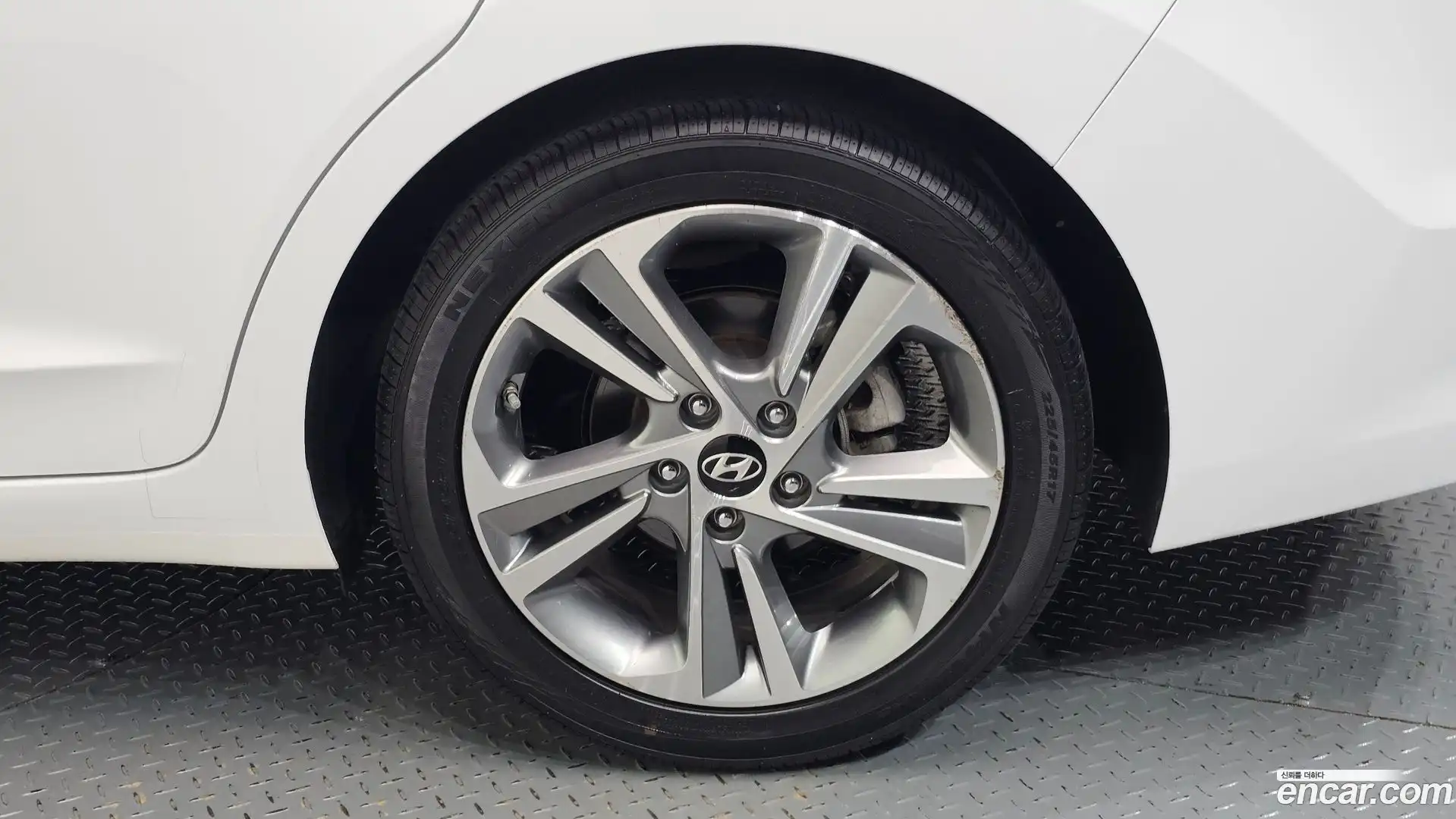 AVANTE Hyundai 2017.7-OUTER-031