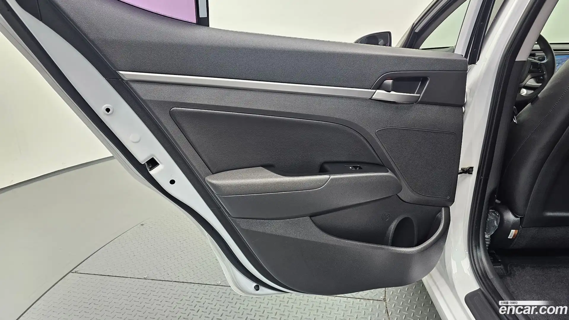 AVANTE Hyundai 2017.7-INNER-035