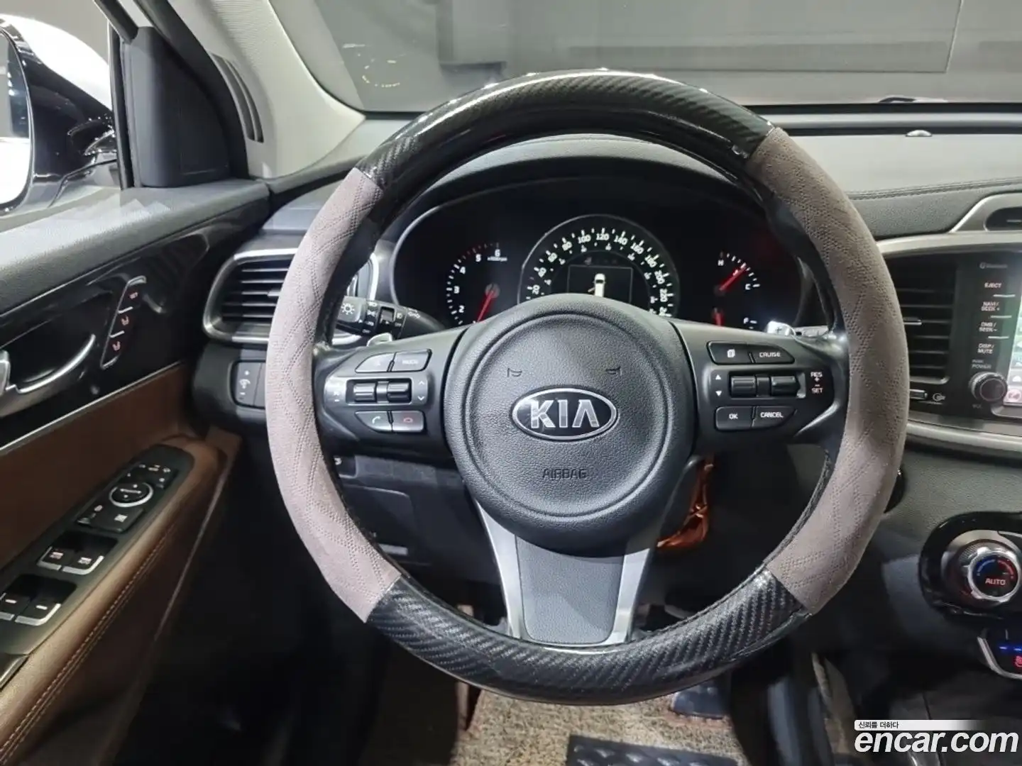 Sorento Kia 2016.6-INNER-010