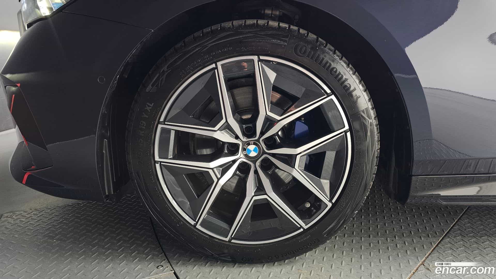 5-Series BMW 2025.8-OUTER-005