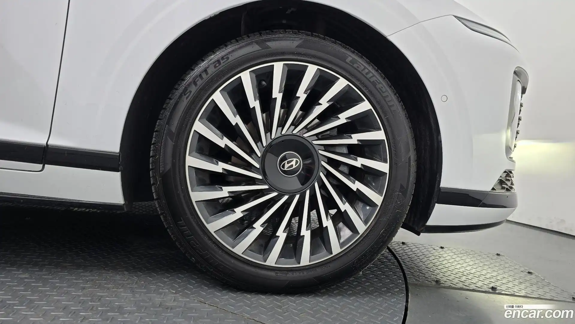 Grandeur Hyundai 2023.6-OUTER-031