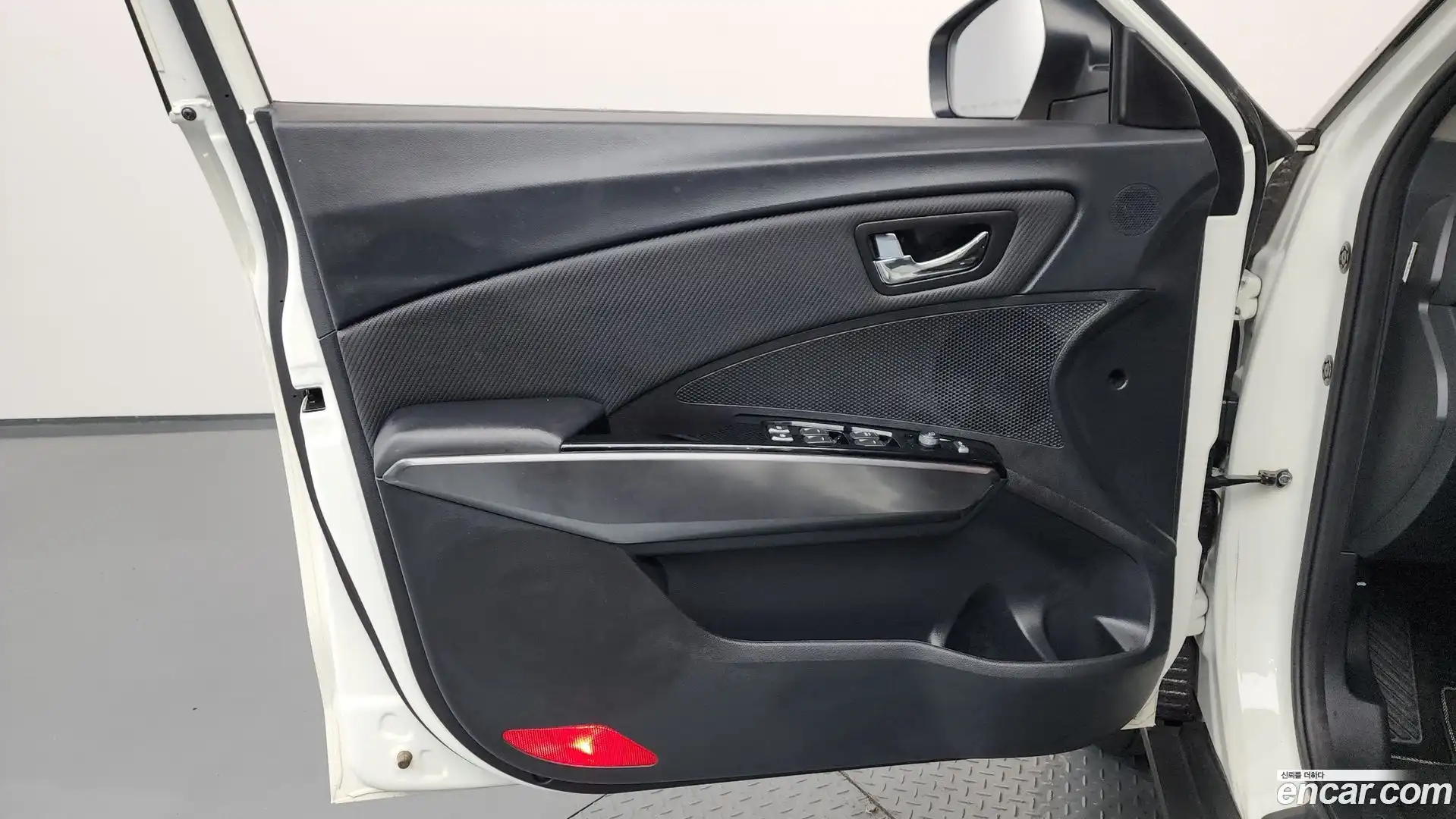 TIBOLI KG Mobility 2019.10-INNER-034