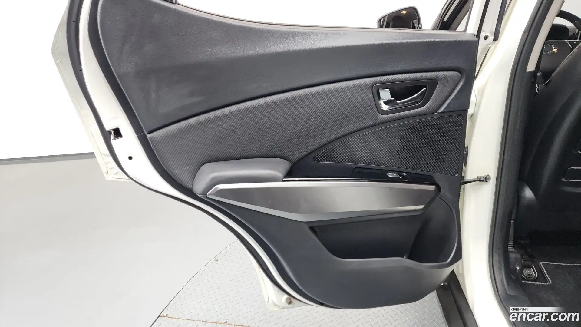 TIBOLI KG Mobility 2019.10-INNER-035