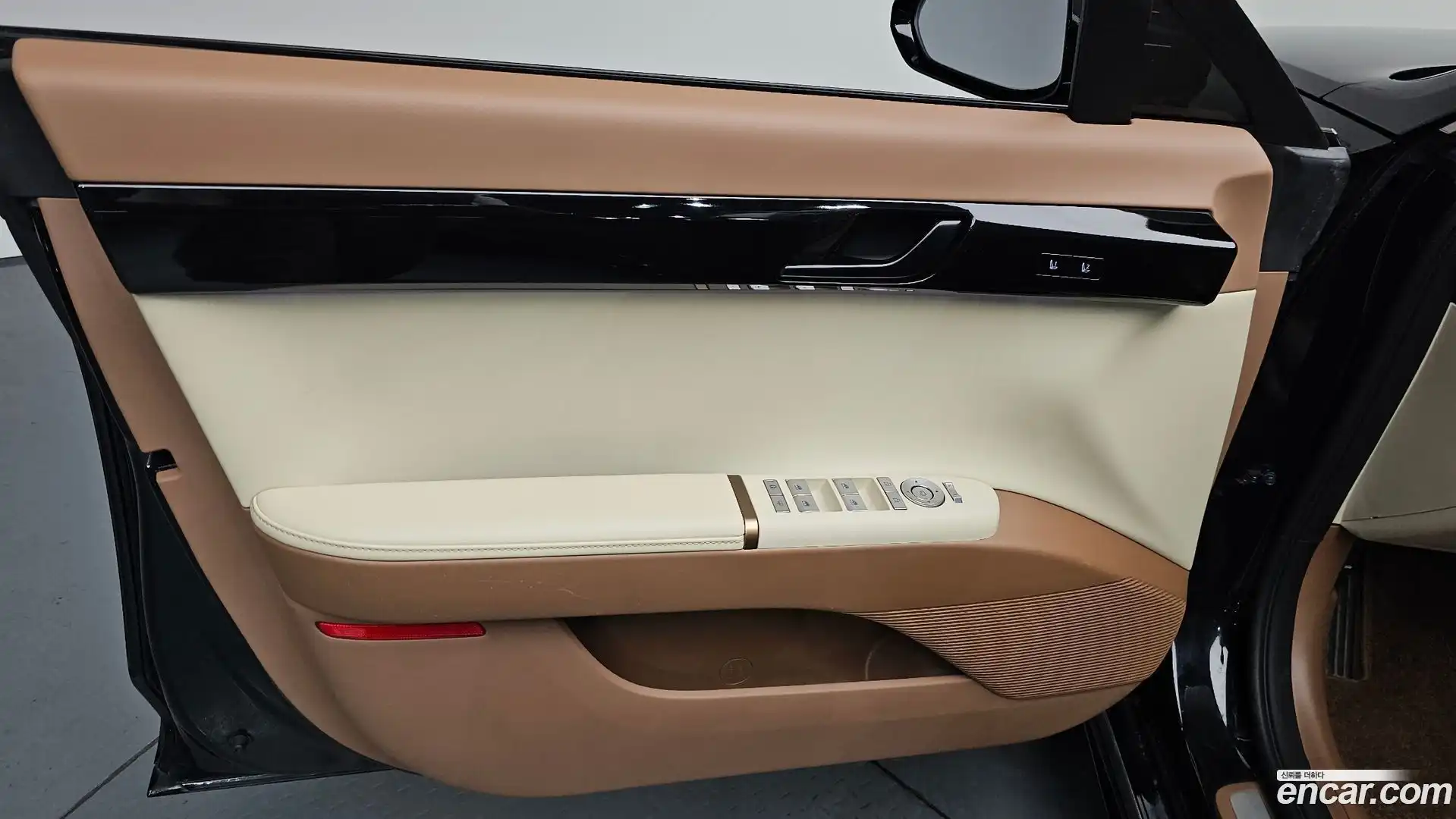 Grandeur Hyundai 2024.1-INNER-034