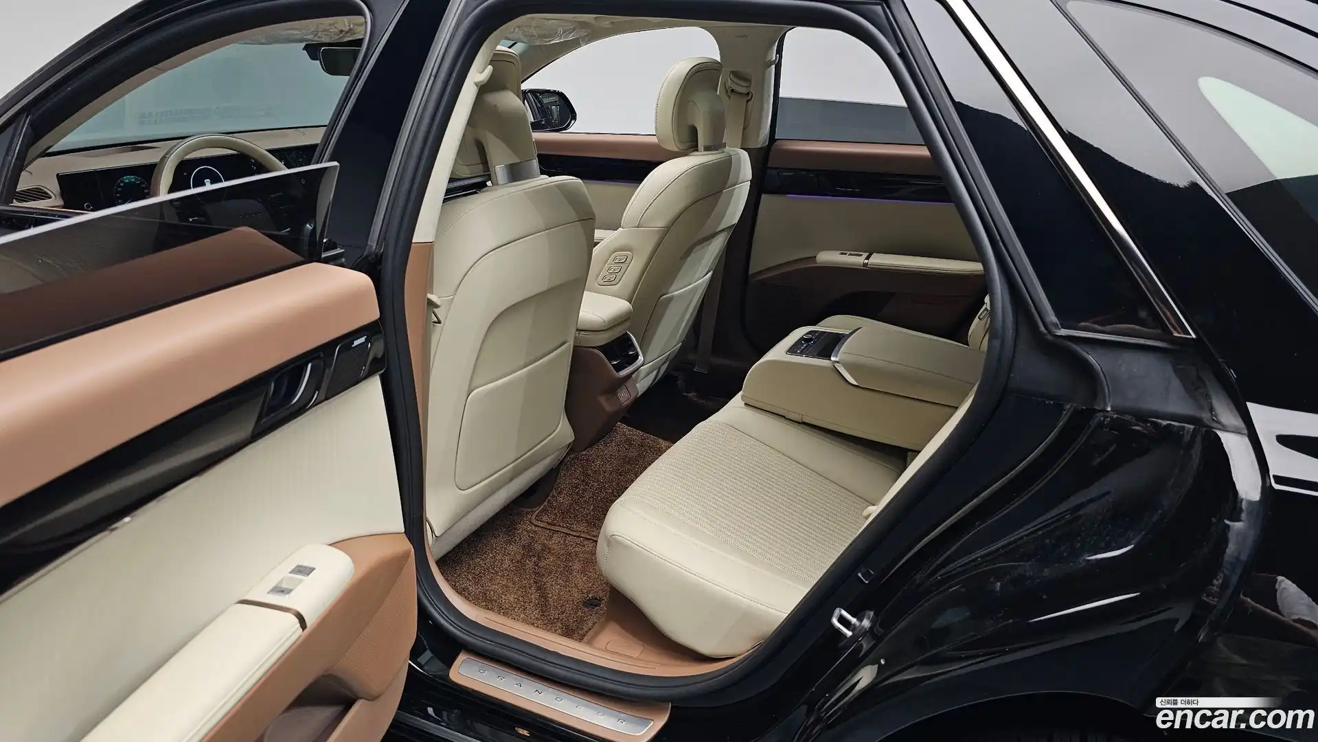 Grandeur Hyundai 2024.1-INNER-036