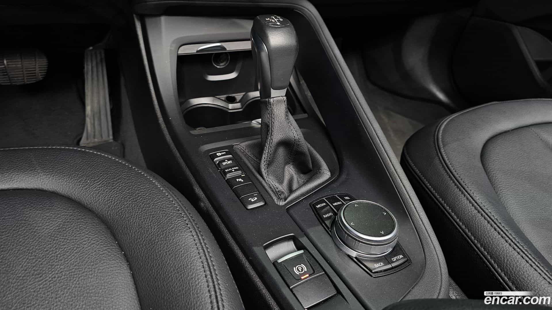 X1 BMW 2017.7-INNER-009