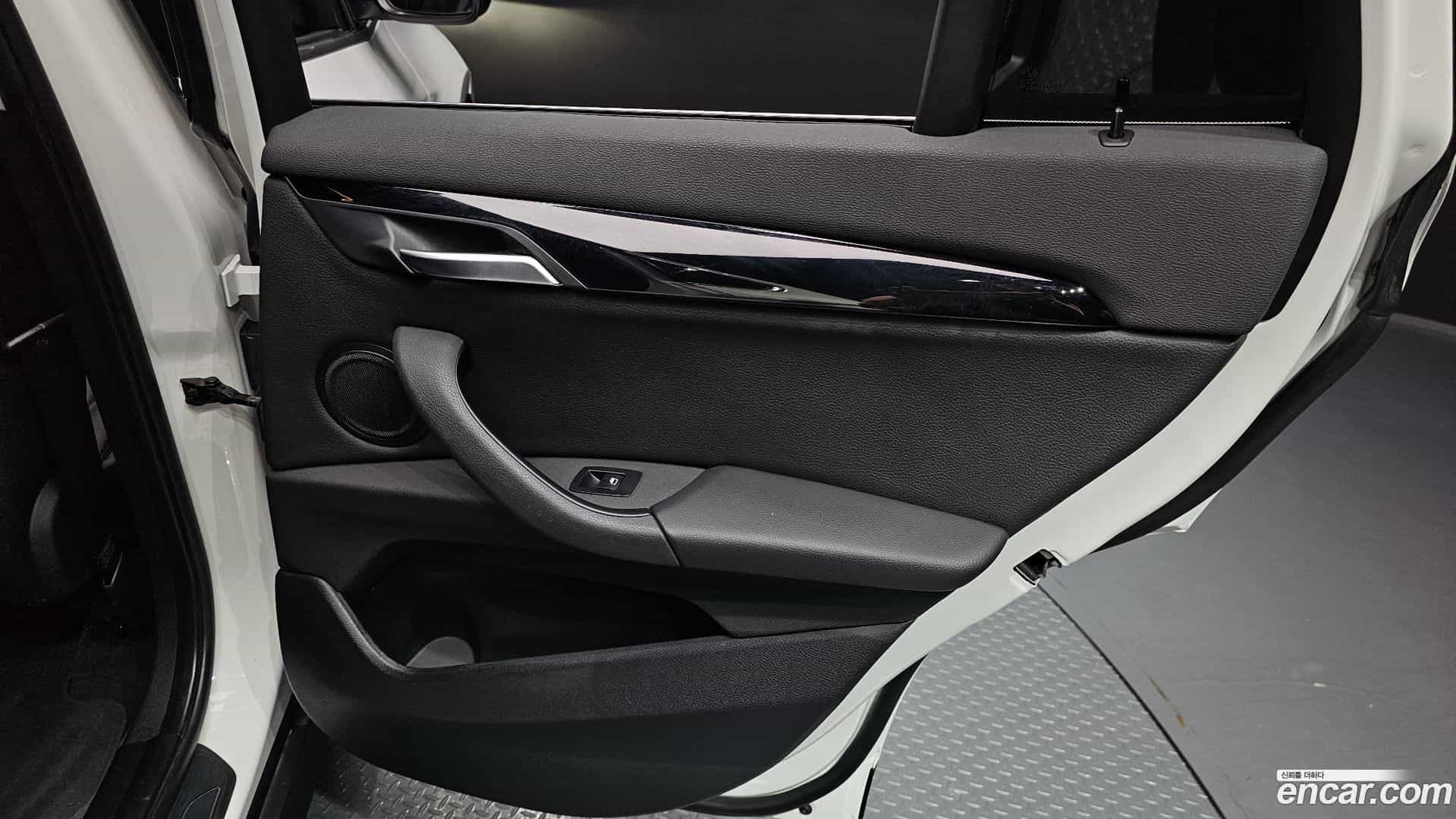X1 BMW 2017.7-INNER-035