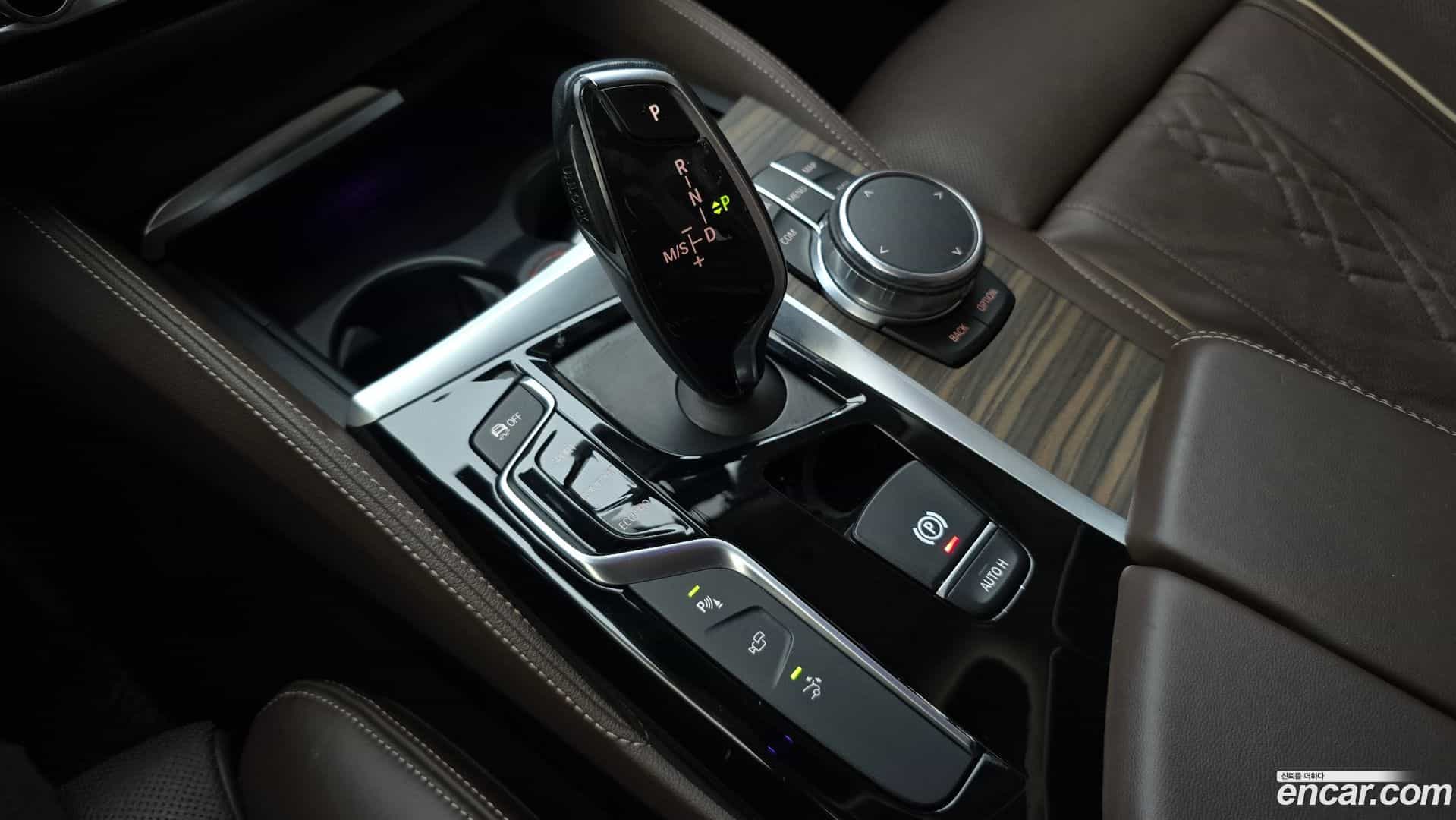 Gran Turismo BMW 2018.0-INNER-009