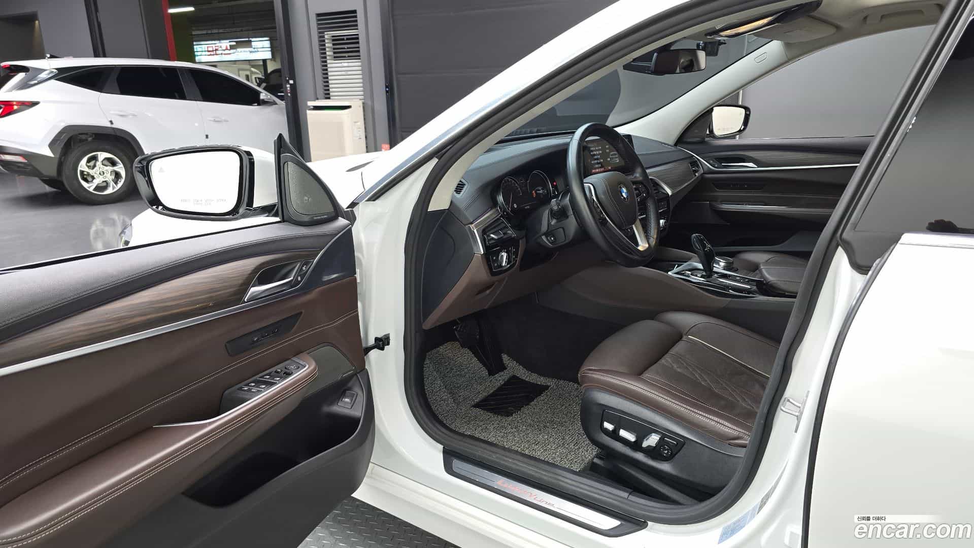 Gran Turismo BMW 2018.0-INNER-010