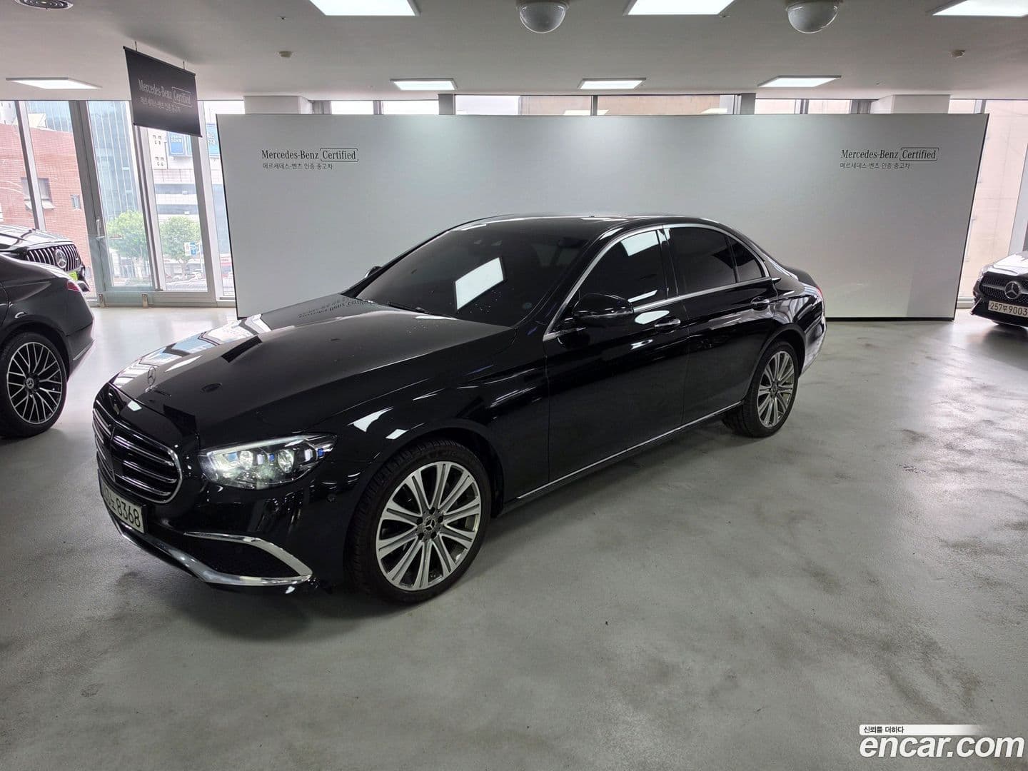 Main__Slider__Photo:E-Class Mercedes-Benz 2023.5-0