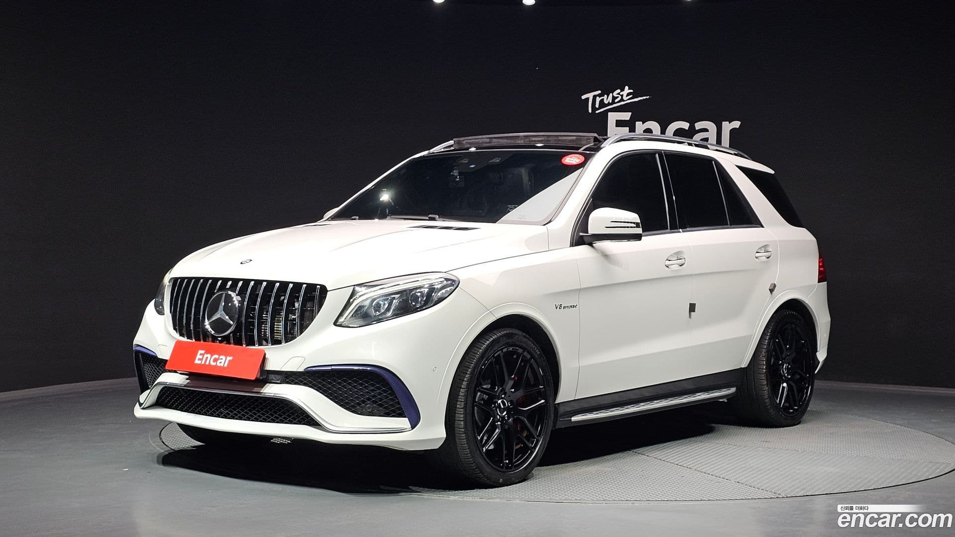 Main__Slider__Photo:GLE-Class Mercedes-Benz 2016.8-0