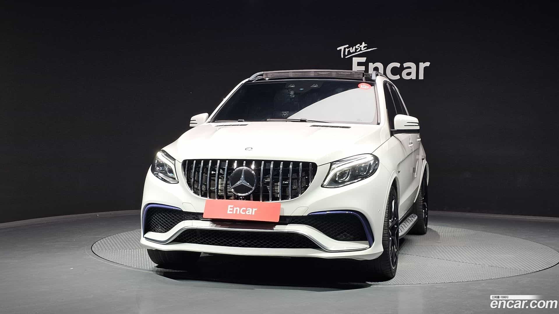 GLE-Class Mercedes-Benz 2016.8-OUTER-003