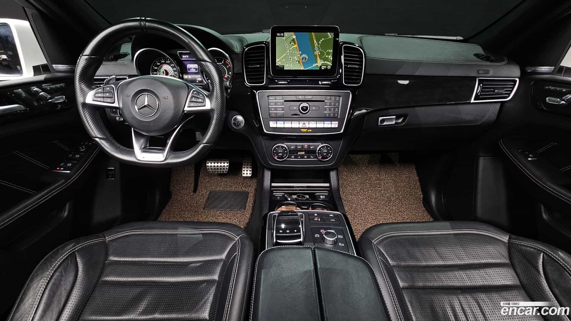 GLE-Class Mercedes-Benz 2016.8-INNER-007