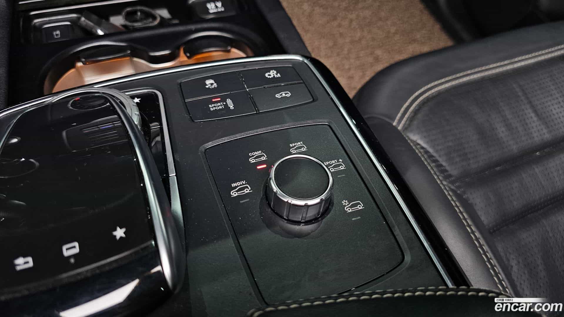 GLE-Class Mercedes-Benz 2016.8-OPTION-023