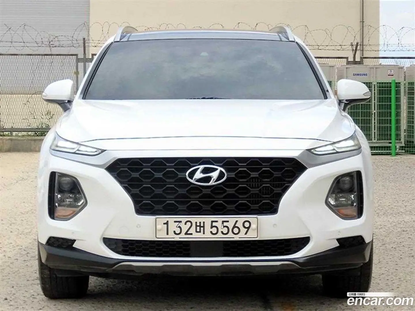 Main__Slider__Photo:Santafe Hyundai 2018.4-0
