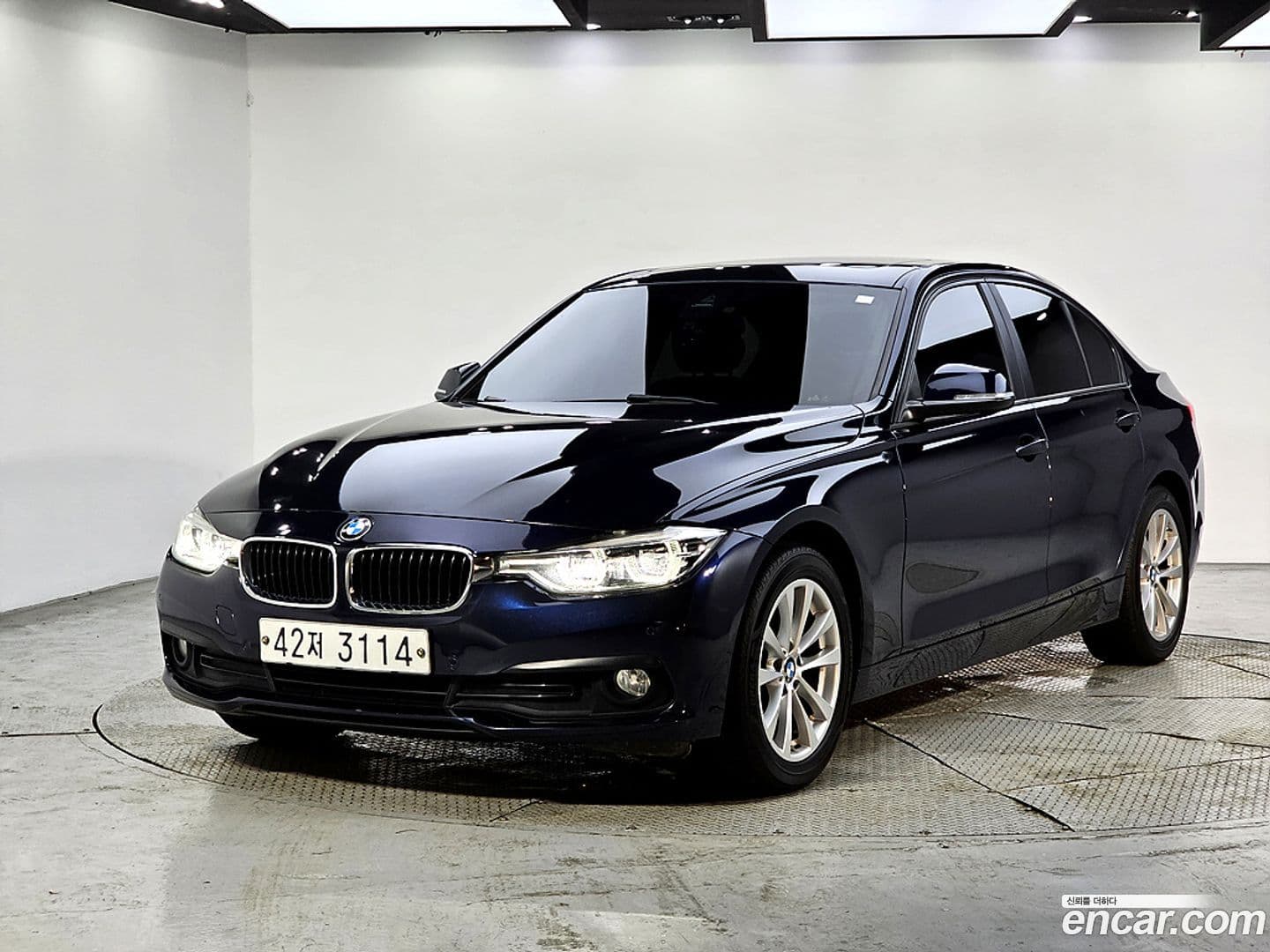 Main__Slider__Photo:3-Series BMW 2017.2-0