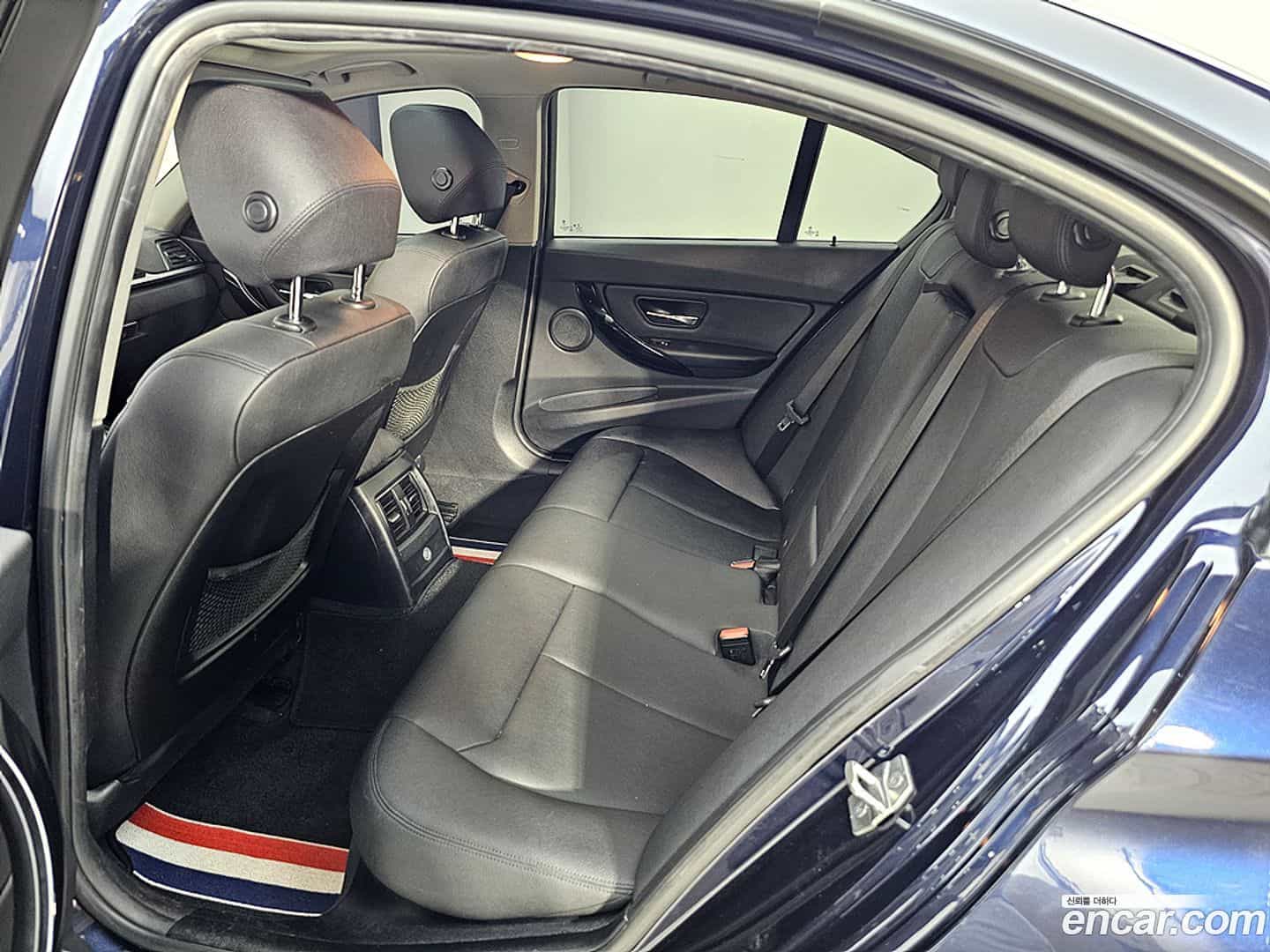 3-Series BMW 2017.2-INNER-009