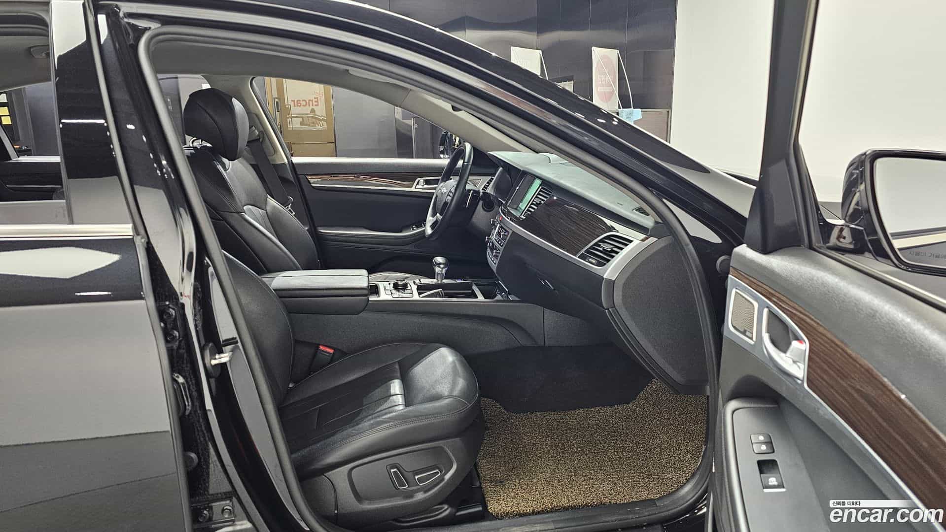 G80 Genesis 2018.1-INNER-036