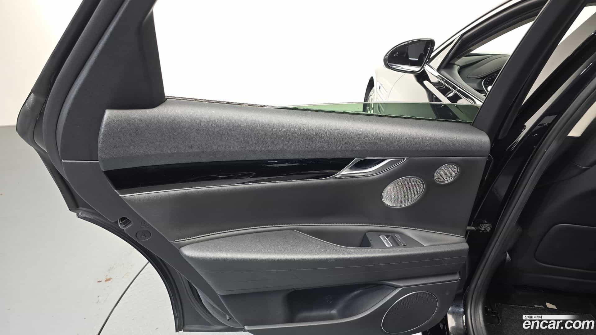 G80 Genesis 2020.10-INNER-035