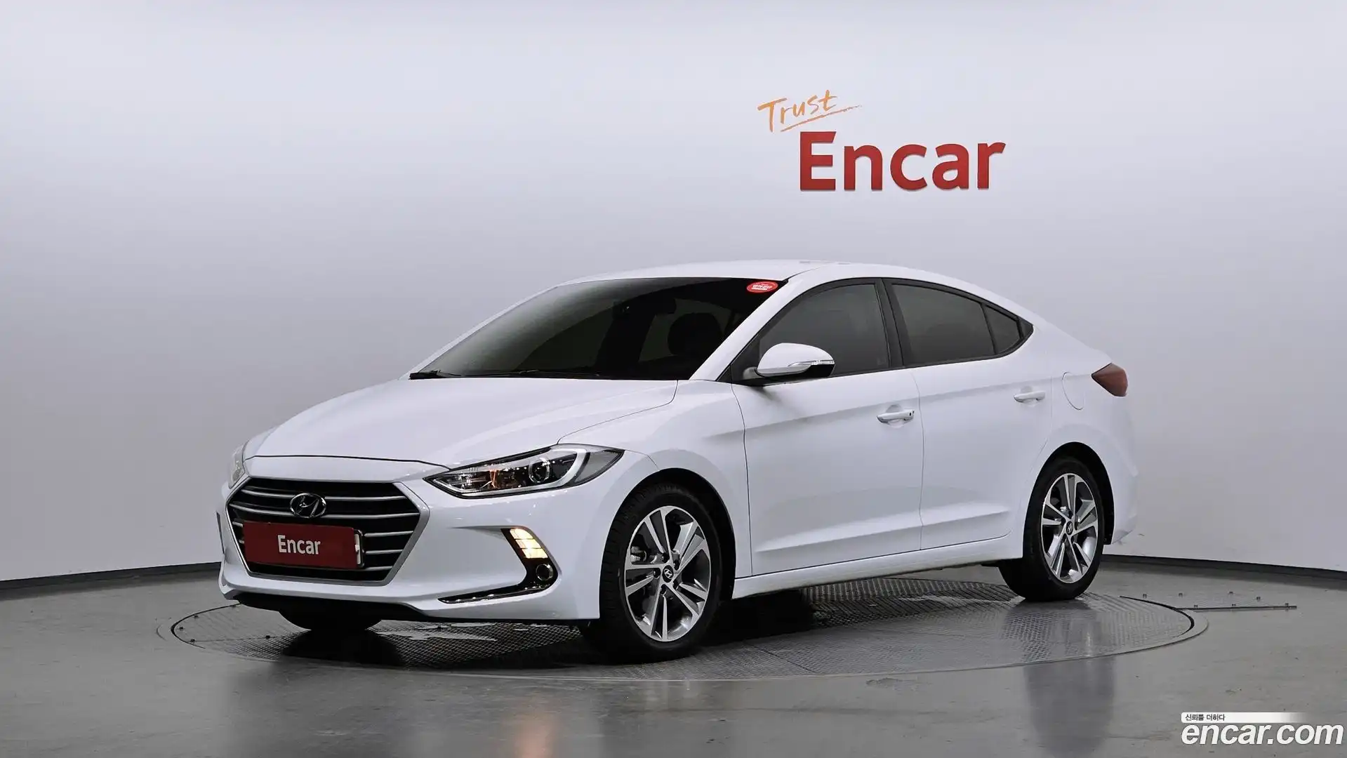 AVANTE Hyundai 2018.6-OUTER-001