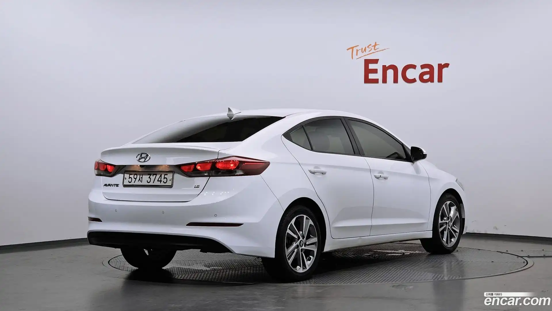 AVANTE Hyundai 2018.6-OUTER-002