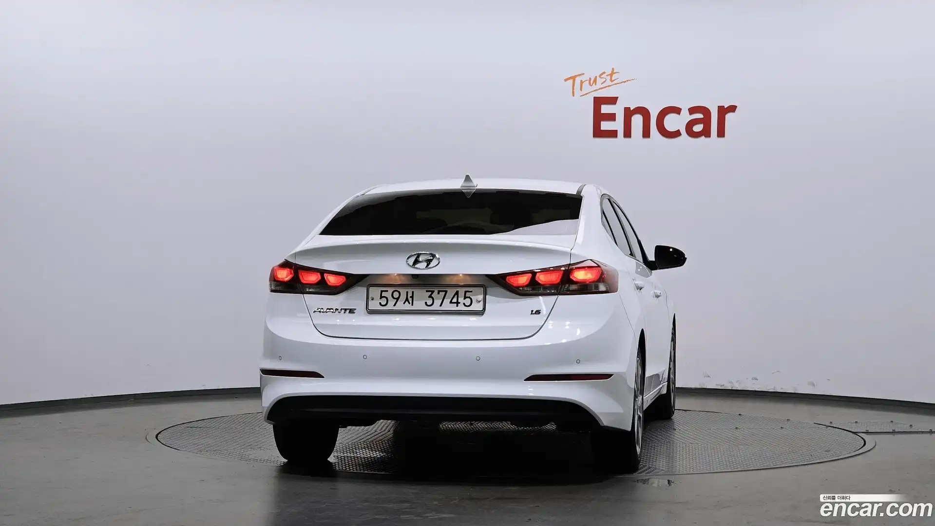 AVANTE Hyundai 2018.6-OUTER-004