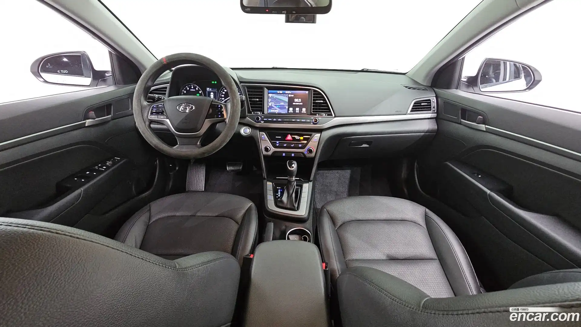 AVANTE Hyundai 2018.6-INNER-007
