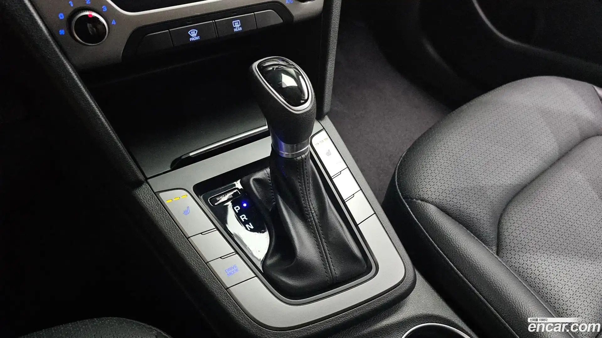 AVANTE Hyundai 2018.6-INNER-009