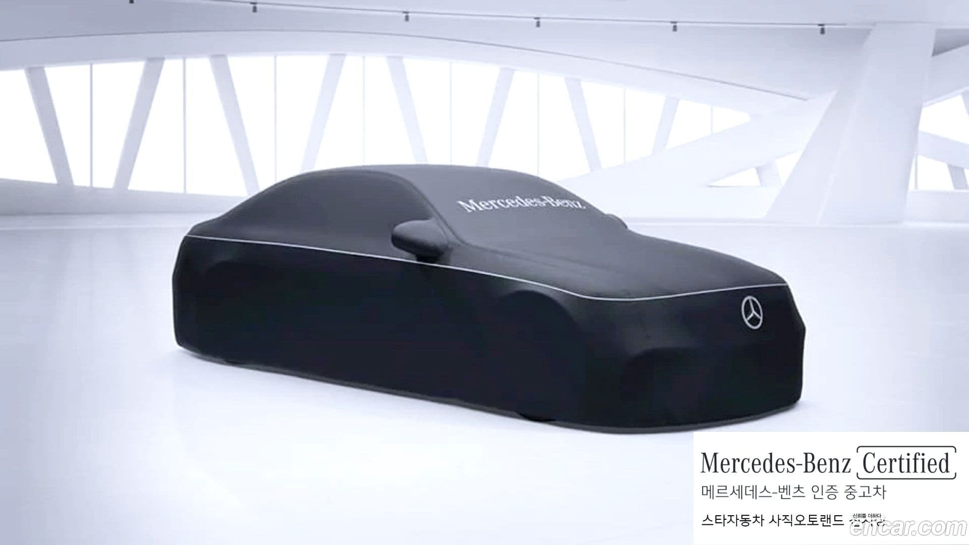 Main__Slider__Photo:E-Class Mercedes-Benz 2025.10-0