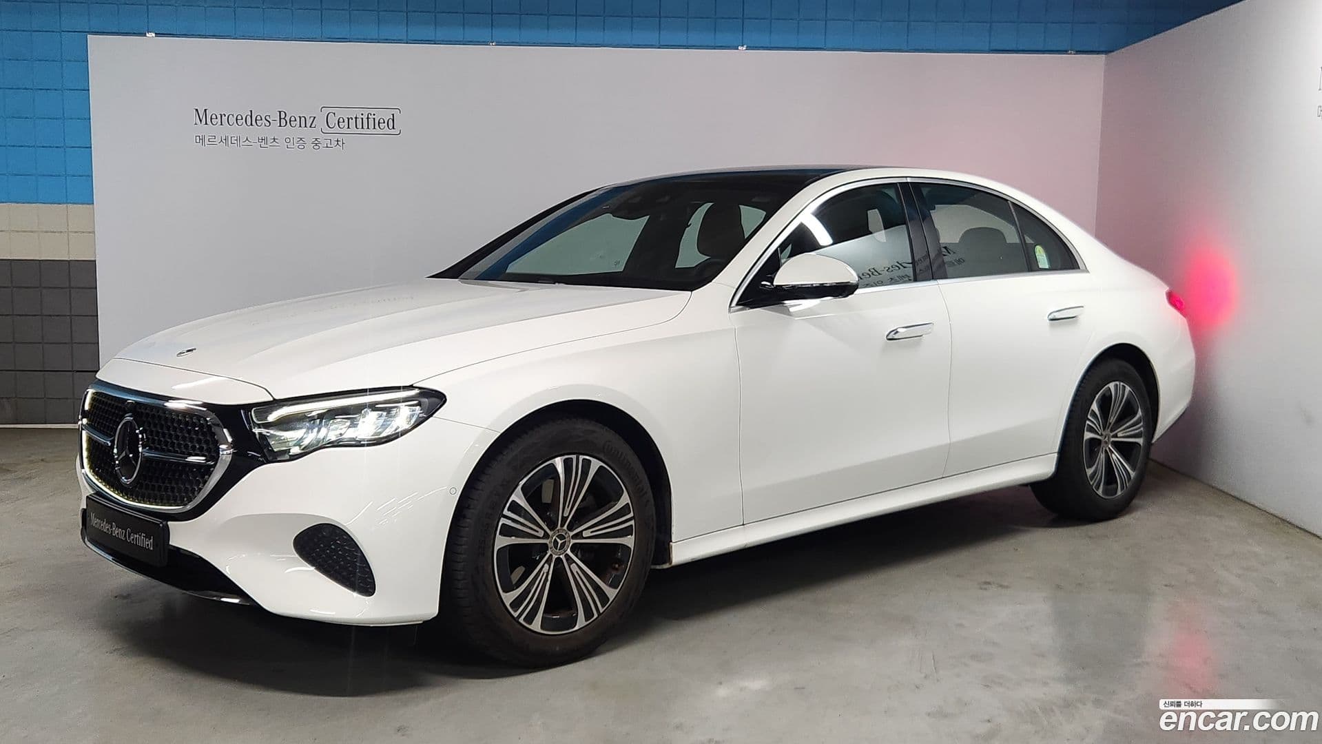 Main__Slider__Photo:E-Class Mercedes-Benz 2025.10-0