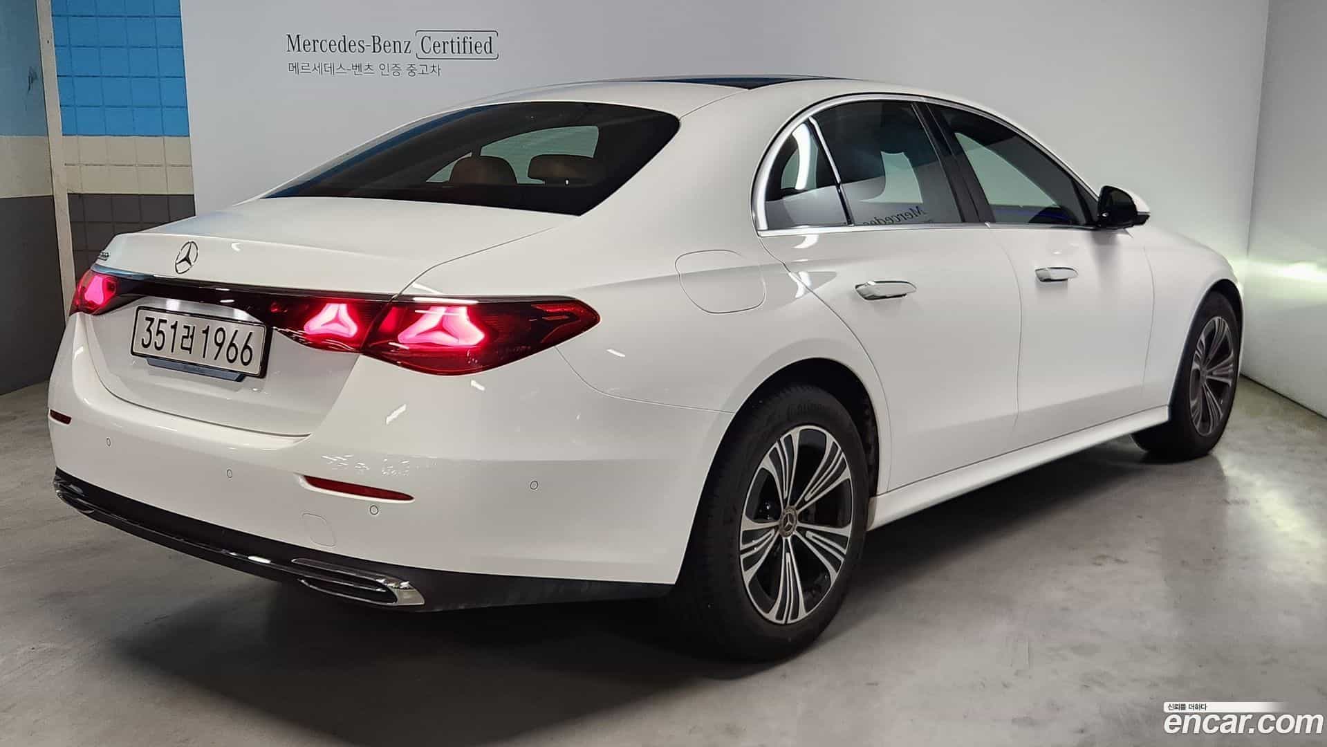 E-Class Mercedes-Benz 2025.10-OUTER-002