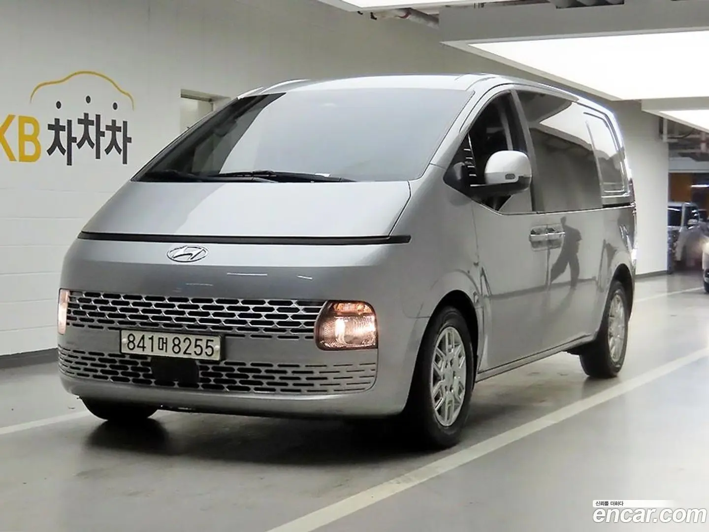 Main__Slider__Photo:Staria Hyundai 2022.5-0