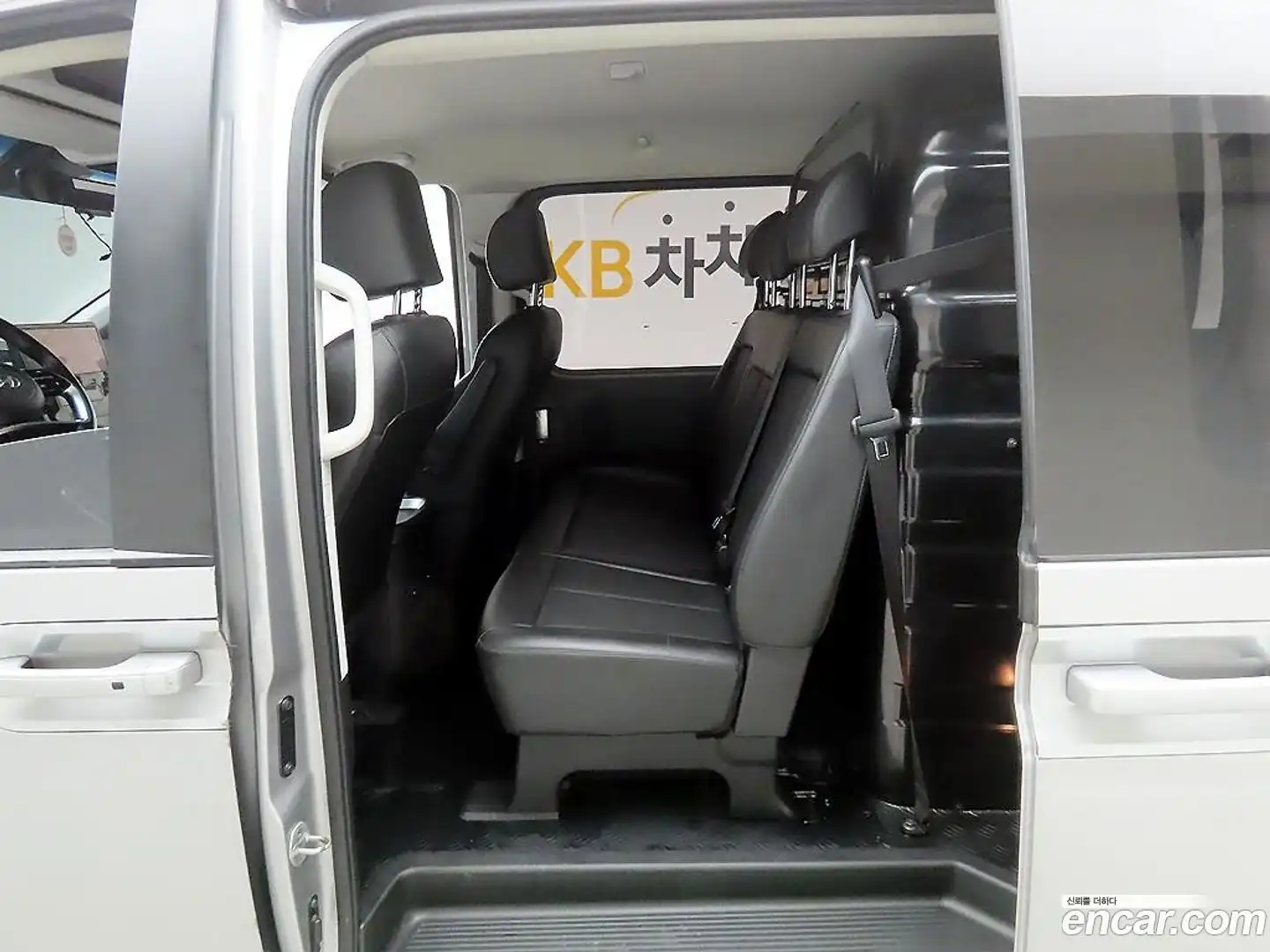 Staria Hyundai 2022.5-OPTION-018